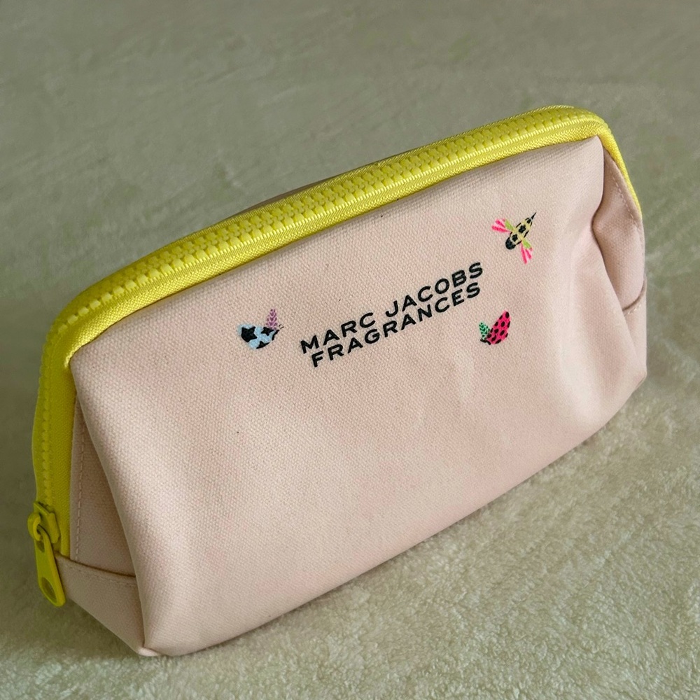 💛 Marc Jacobs Fragrances Pink Make Up Cosmetics Bag💛